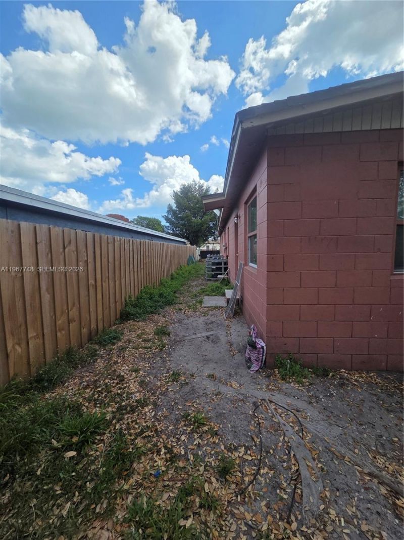 503 N 25th St , Unit 2, Fort Pierce, FL 34947 Photo