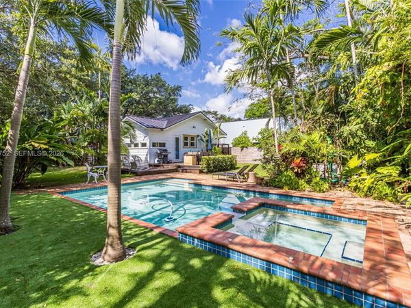 665 NE 120th St, Biscayne Park, FL 33161