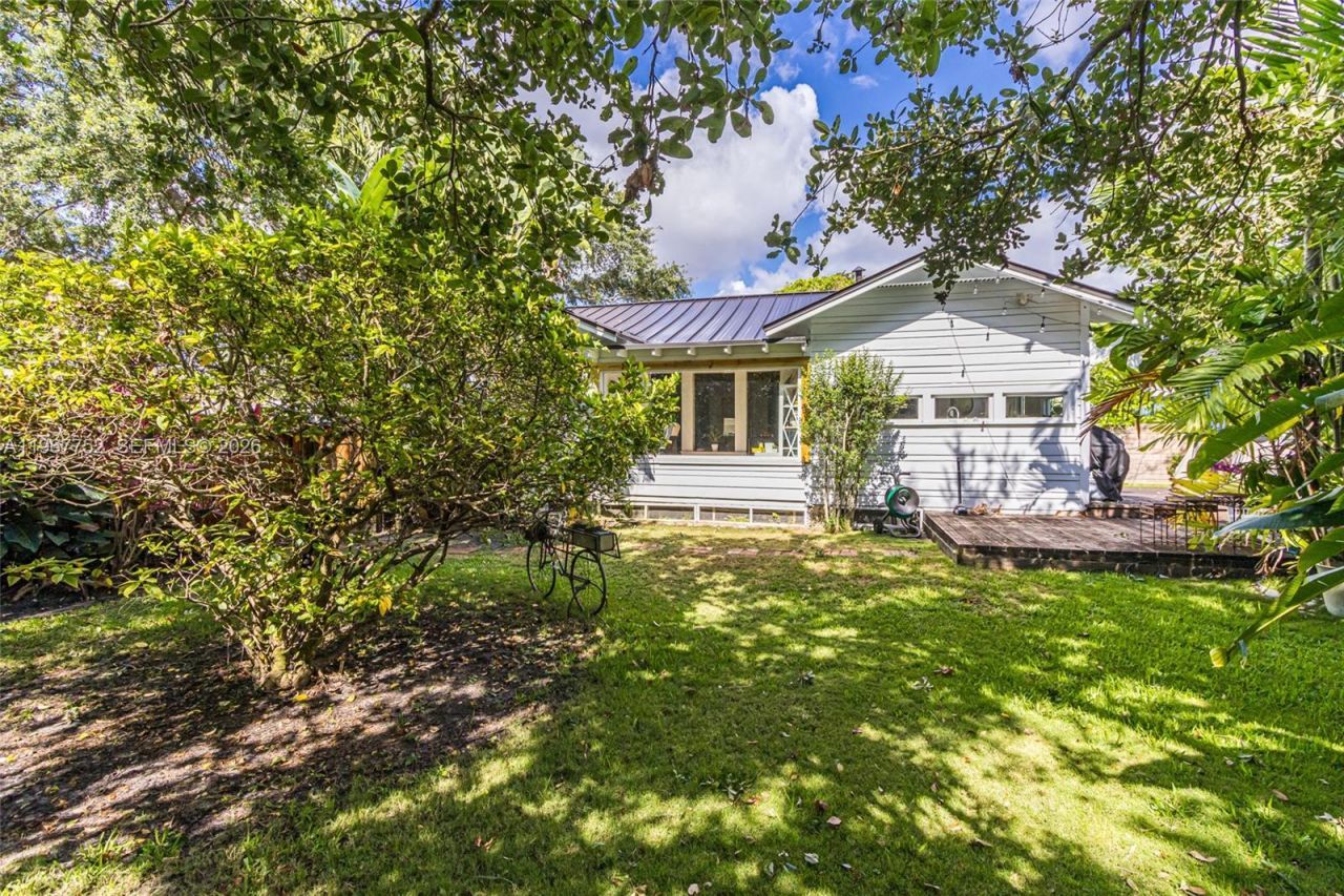 665 NE 120th St, Biscayne Park, FL 33161 Photo