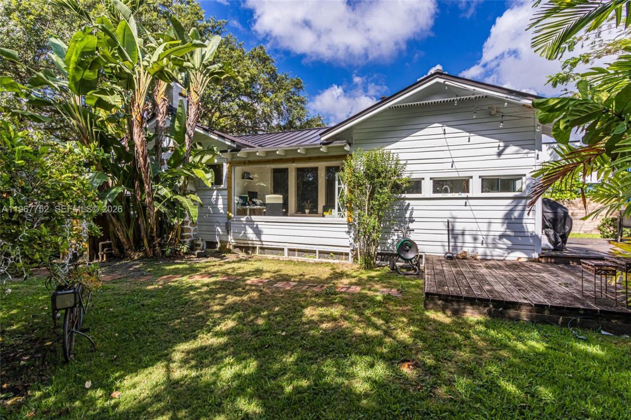 665 NE 120th St, Biscayne Park, FL 33161 Photo