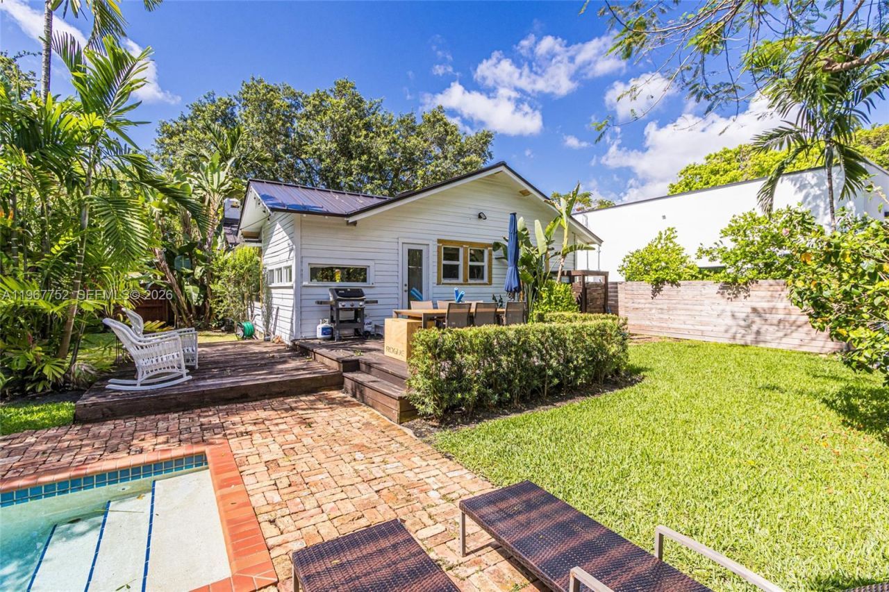 665 NE 120th St, Biscayne Park, FL 33161 Photo