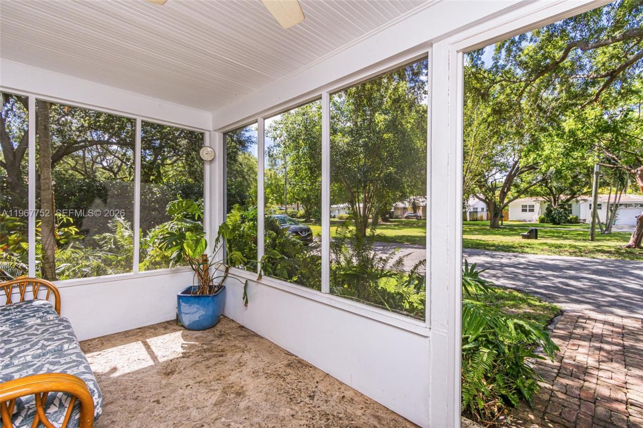 665 NE 120th St, Biscayne Park, FL 33161 Photo