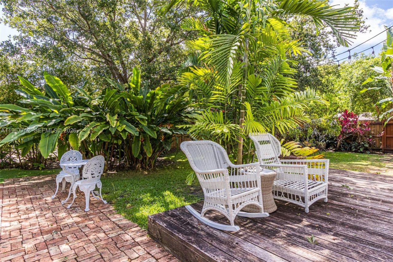 665 NE 120th St, Biscayne Park, FL 33161 Photo