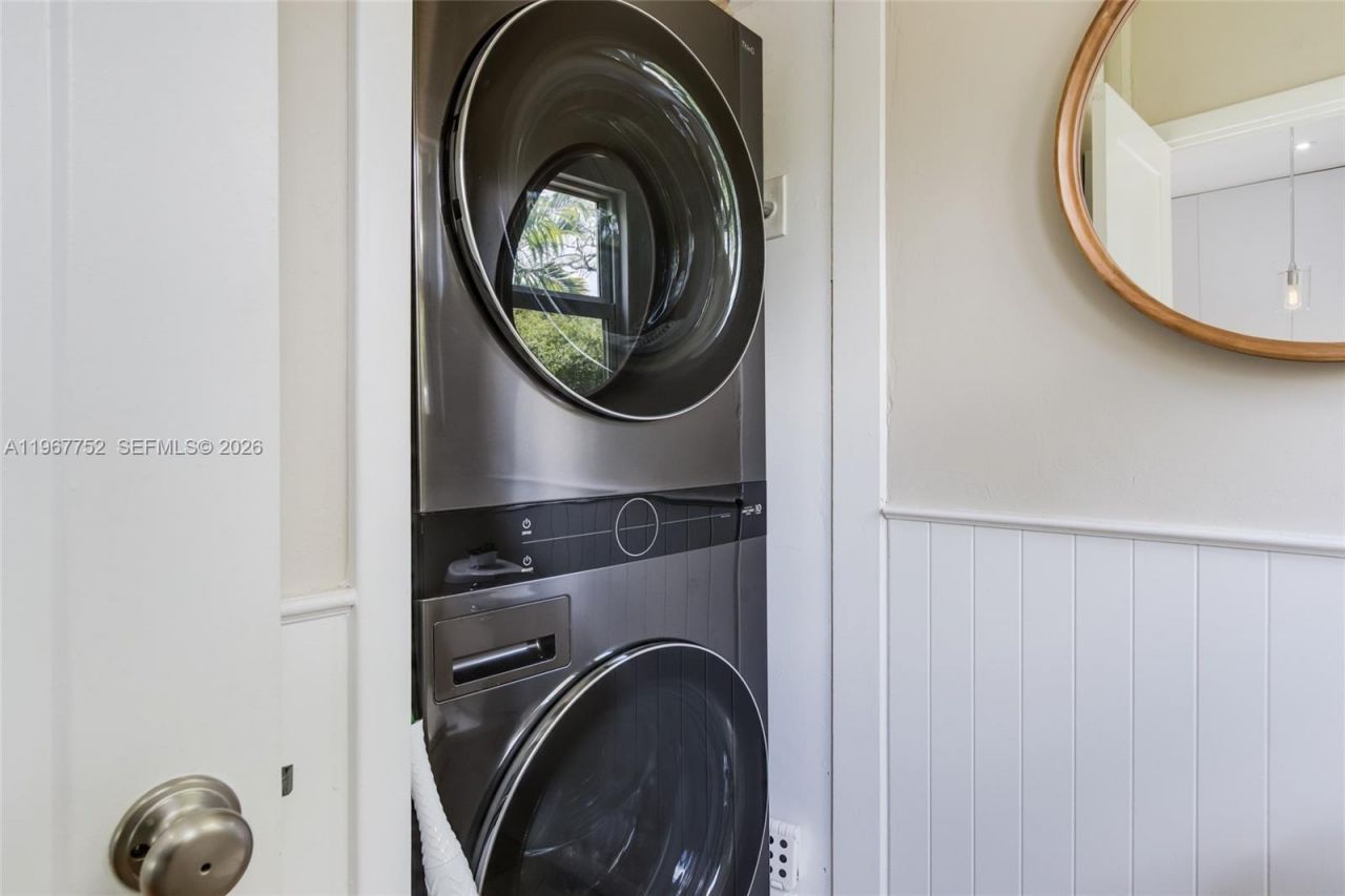 665 NE 120th St, Biscayne Park, FL 33161 Photo