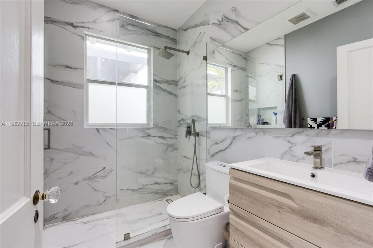 665 NE 120th St, Biscayne Park, FL 33161 Photo