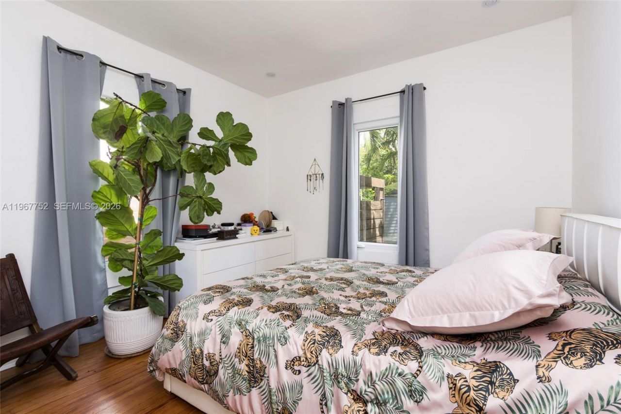 665 NE 120th St, Biscayne Park, FL 33161 Photo