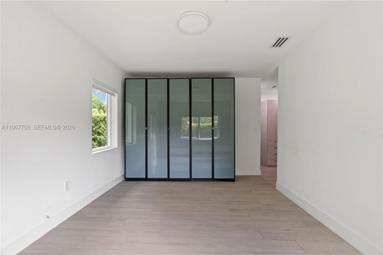 4020 Riviera Dr, Coral Gables, FL 33146 Photo