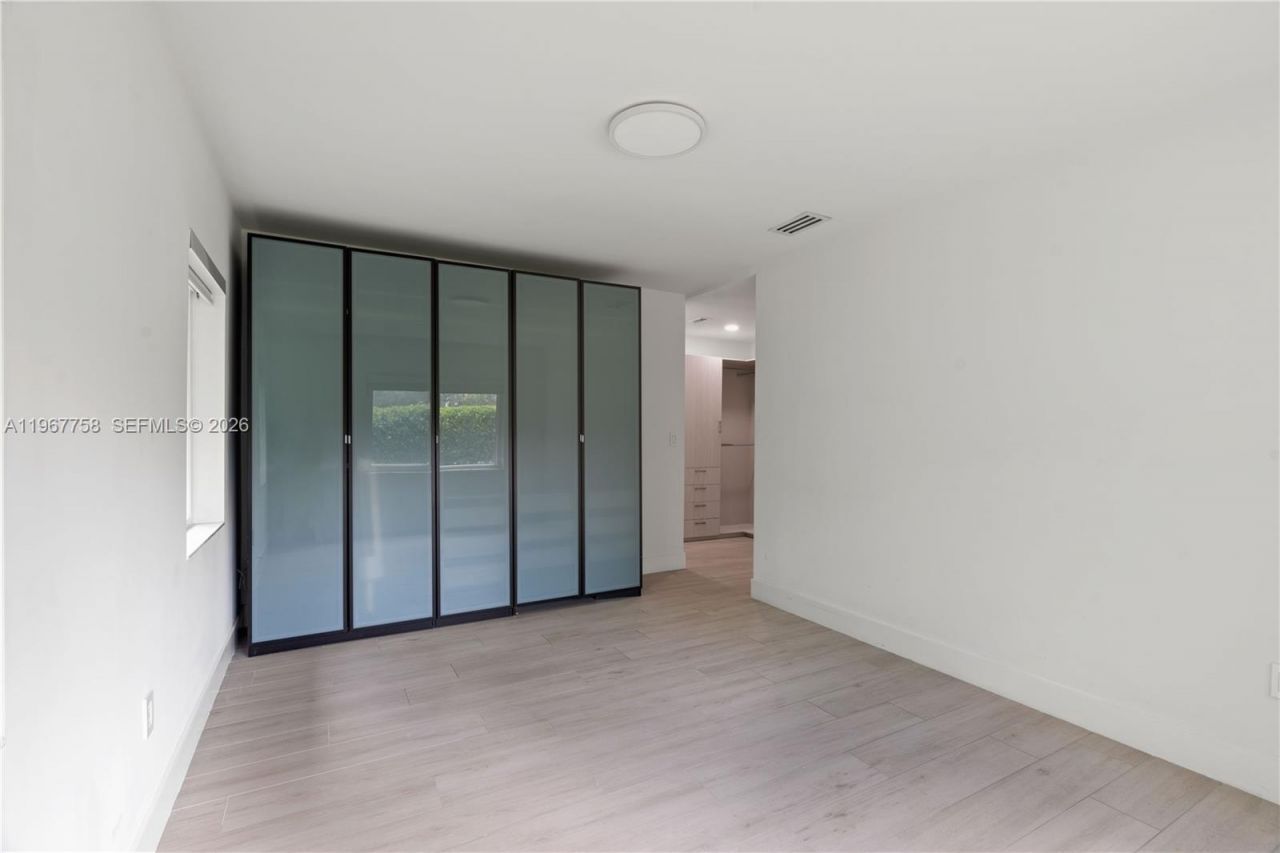 4020 Riviera Dr, Coral Gables, FL 33146 Photo