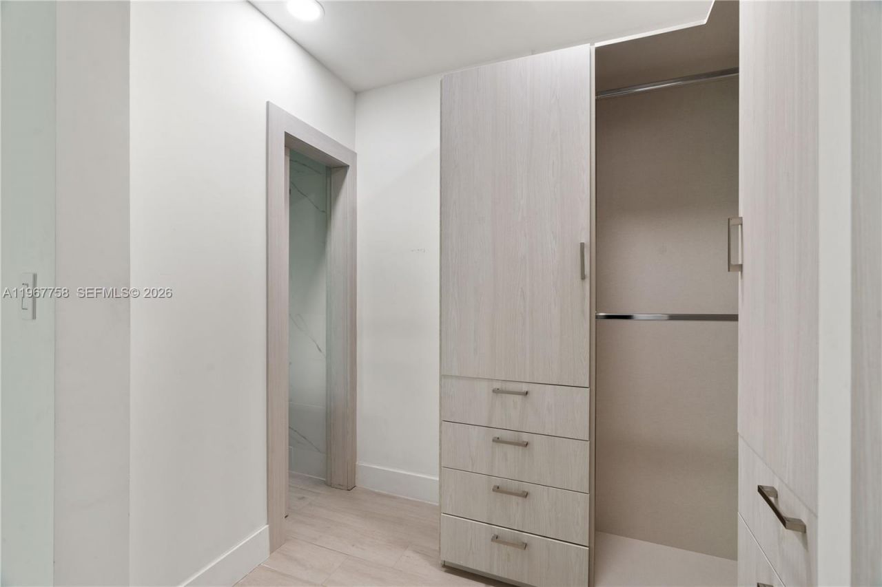 4020 Riviera Dr, Coral Gables, FL 33146 Photo