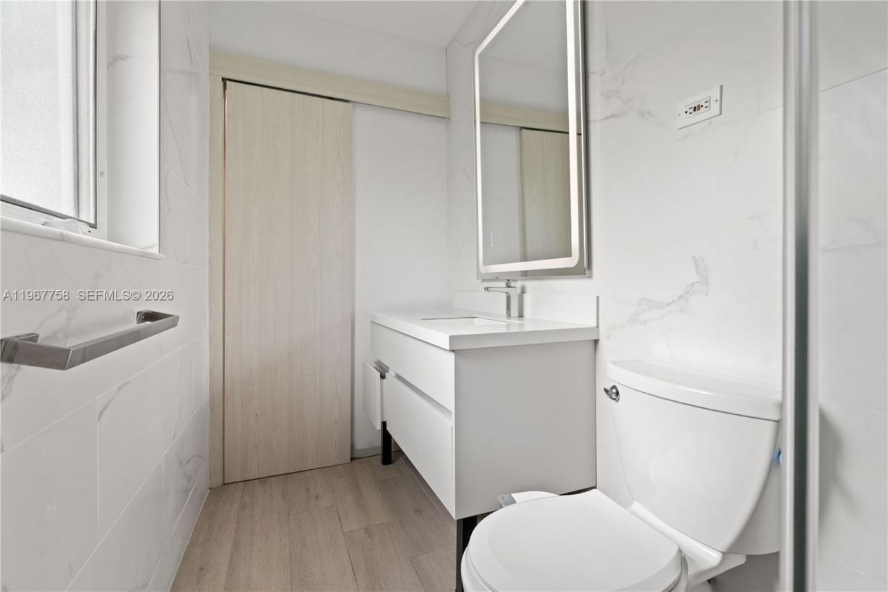 4020 Riviera Dr, Coral Gables, FL 33146 Photo