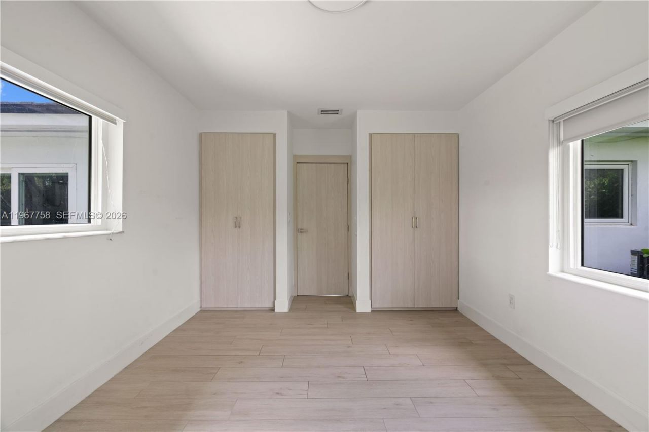 4020 Riviera Dr, Coral Gables, FL 33146 Photo