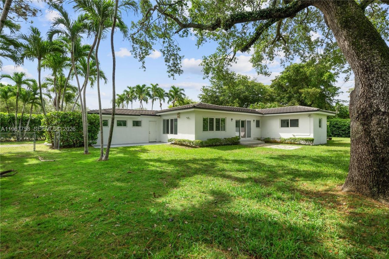 4020 Riviera Dr, Coral Gables, FL 33146 Photo