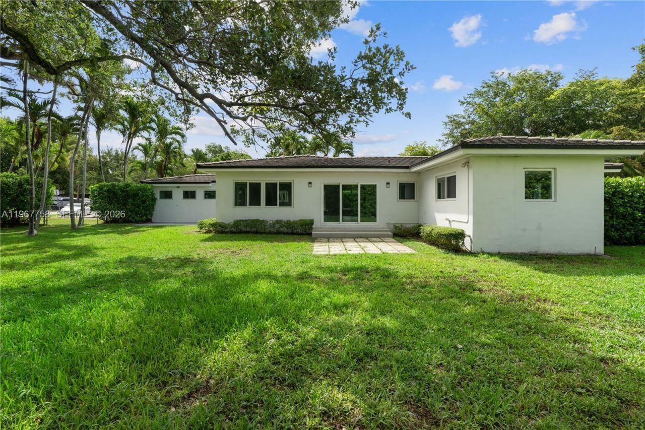 4020 Riviera Dr, Coral Gables, FL 33146 Photo