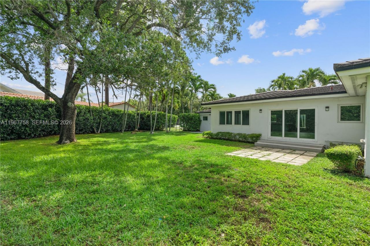 4020 Riviera Dr, Coral Gables, FL 33146 Photo