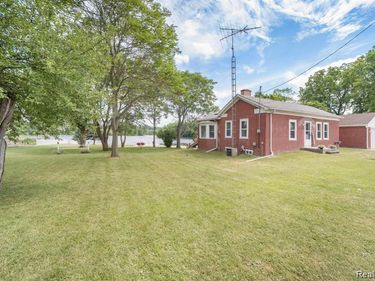 9068 Perry Road, Atlas Twp, MI 48411