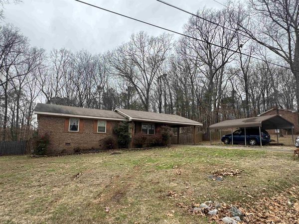 423 Kelly Dr, Russellville, AL