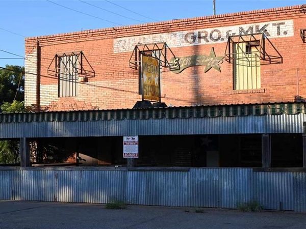 200 N Burnett Street, Wichita Falls, TX 76306