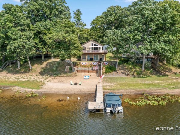 6525 Woods Trail Drive, Delton, MI 49046