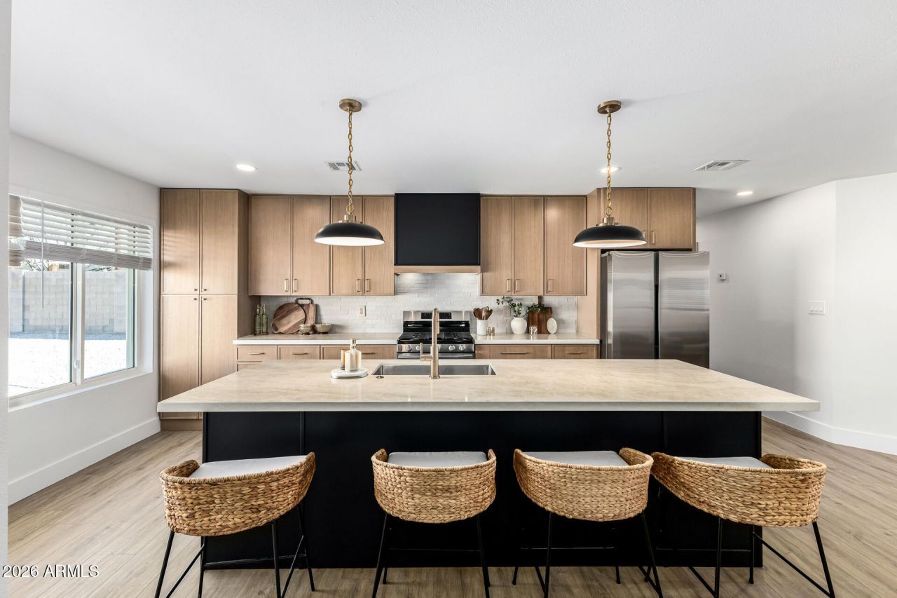 3802 E Mercer Lane, Phoenix, AZ 85028 Main Photo