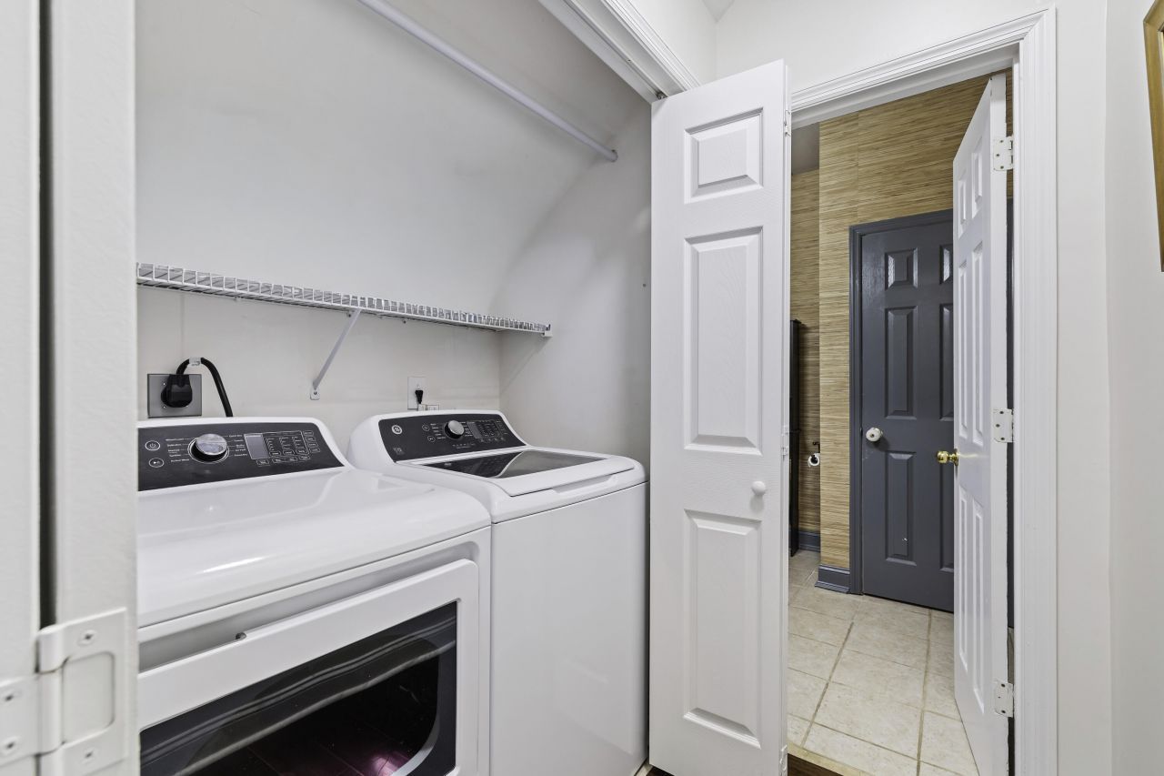 2064 Bancroft Lane Photo 30