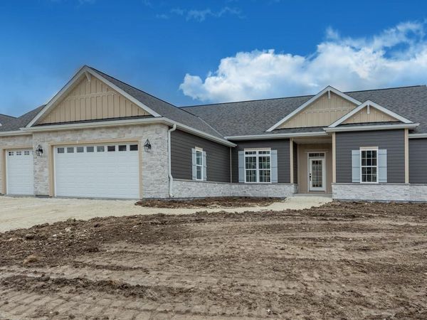 W198N4901 Hickory STREET, Menomonee Falls, WI 53051