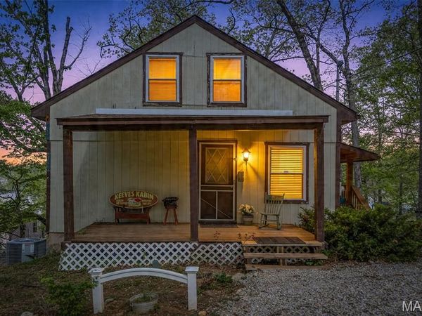 6845 Pawnee, French Village, MO 63036