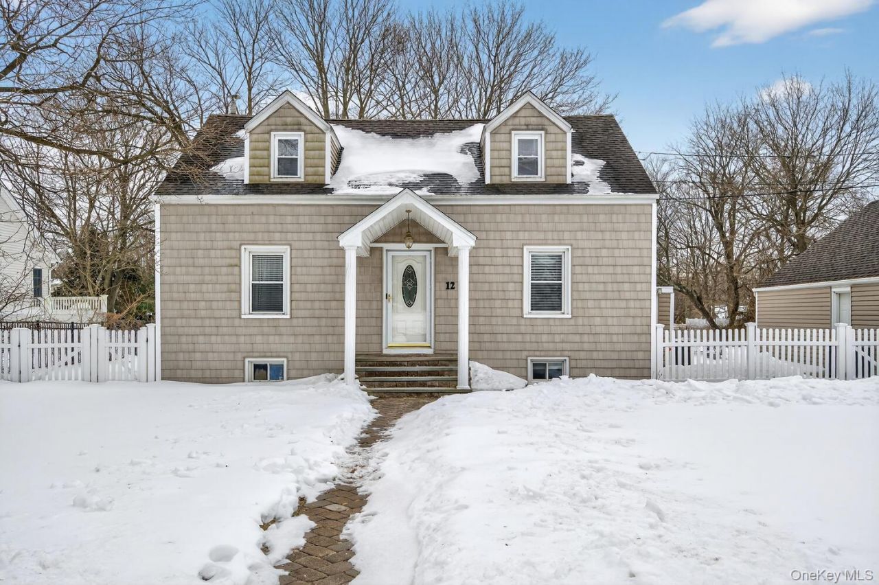 12 Altamore Street, Melville, NY 11747 Main Photo