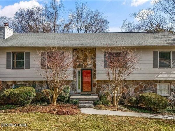 904 Misty Springs Rd, Knoxville, TN 37932
