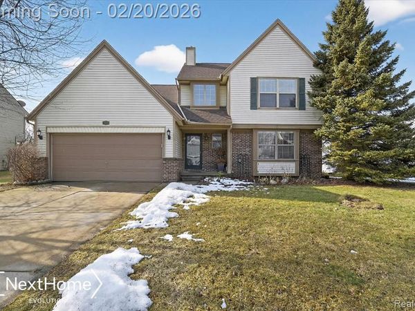 310 Bay Pointe Drive, Belleville, MI 48111