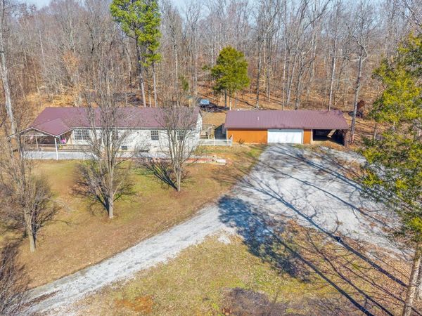 124 Lindsay Ln, Cadiz, KY 42211