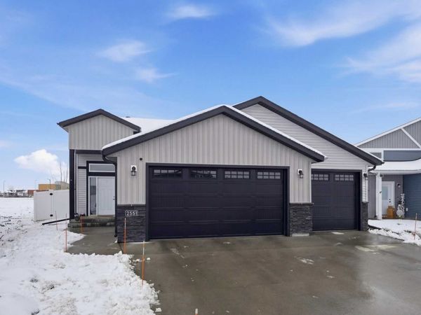 2551 72nd Avenue S, Fargo, ND 58104