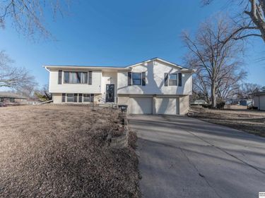 4021 N 95th Street, Omaha, NE 68134