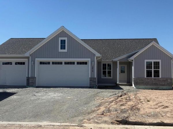 1415 DIVINITY DRIVE, De Pere, WI 54115