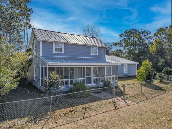 67 Yellow Jacket Avenue , Sopchoppy, FL 32358