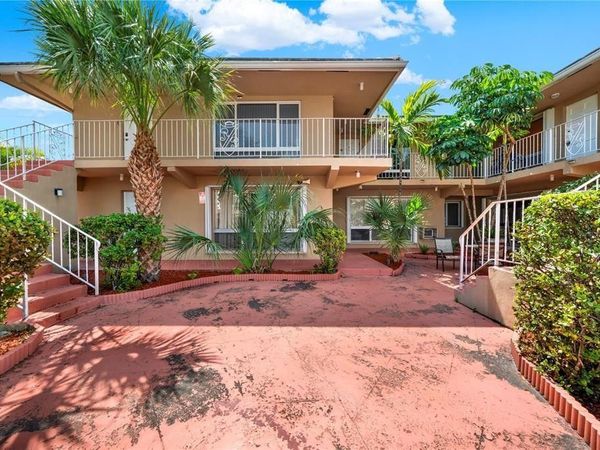 2864 NE 32nd Street, Unit 7, Fort Lauderdale, FL 33306