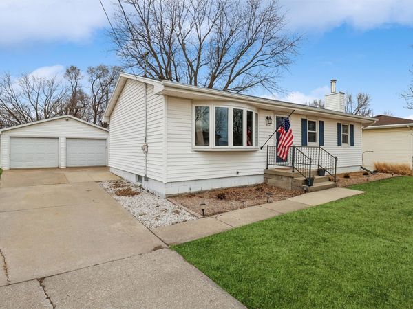 210 Market Avenue SW, Mitchellville, IA 50169
