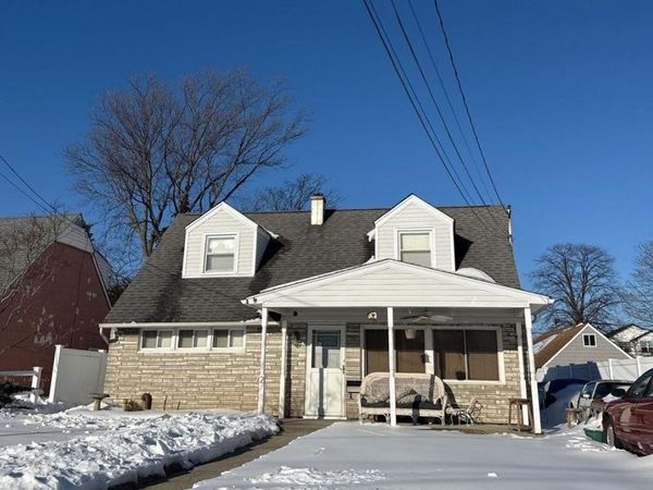 2 Quay Court, East Rockaway, NY 11518