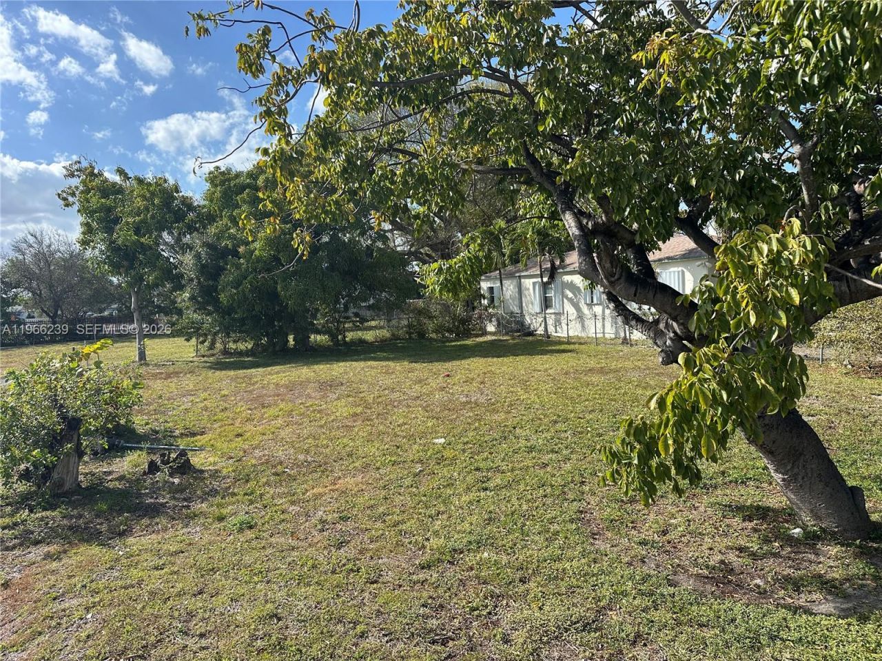 . NW 2nd Ave, Hallandale Beach, FL 33009 Photo