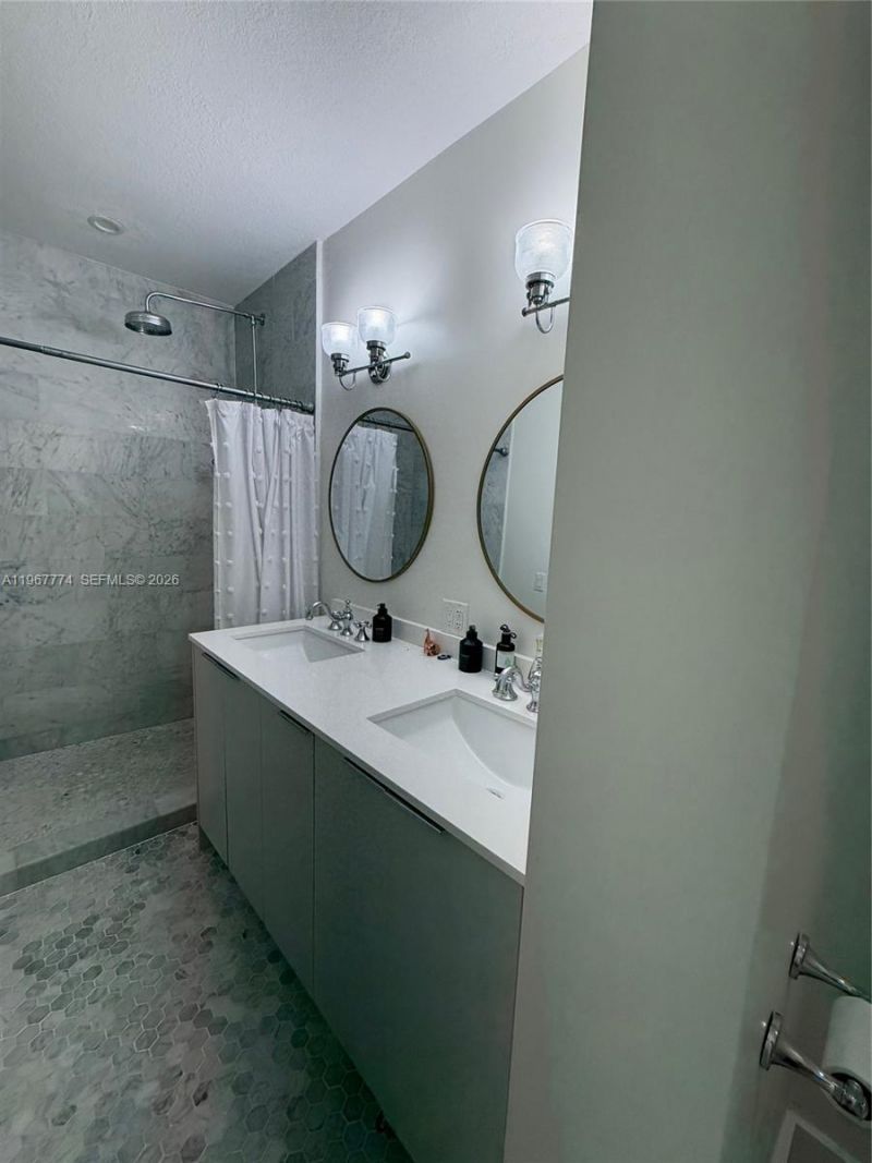 11536 NW 43rd Ter, Doral, FL 33178 Photo