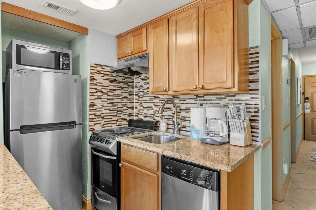 2310 N Ocean Blvd. Photo 15