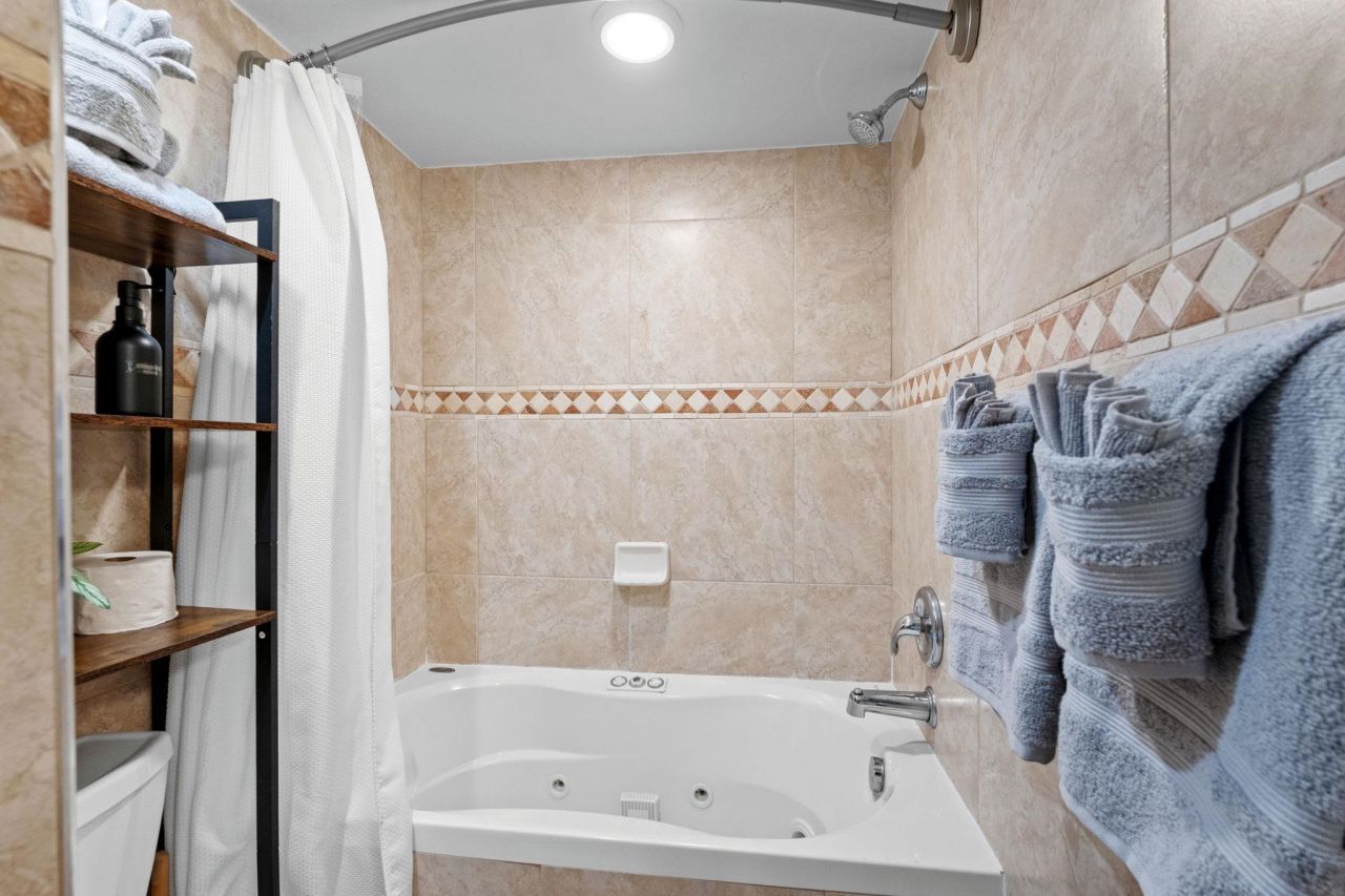 2310 N Ocean Blvd. Photo 27