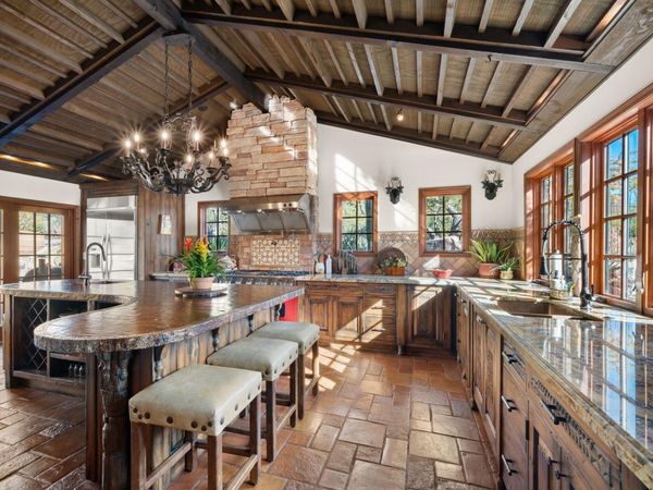 35035 N WHILEAWAY Road, Carefree, AZ 85377