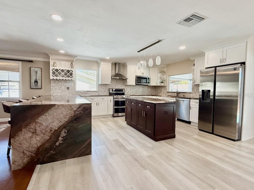 2563 Knotty Pine Way, Clearwater, FL 33761 Photo