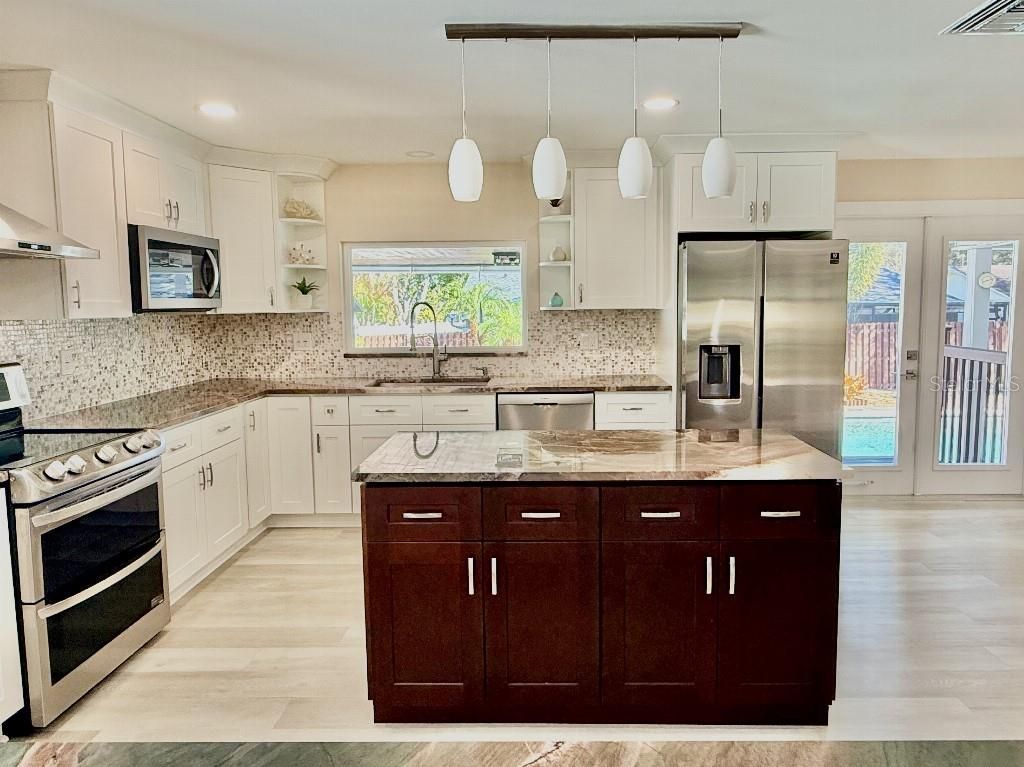 2563 Knotty Pine Way, Clearwater, FL 33761 Photo