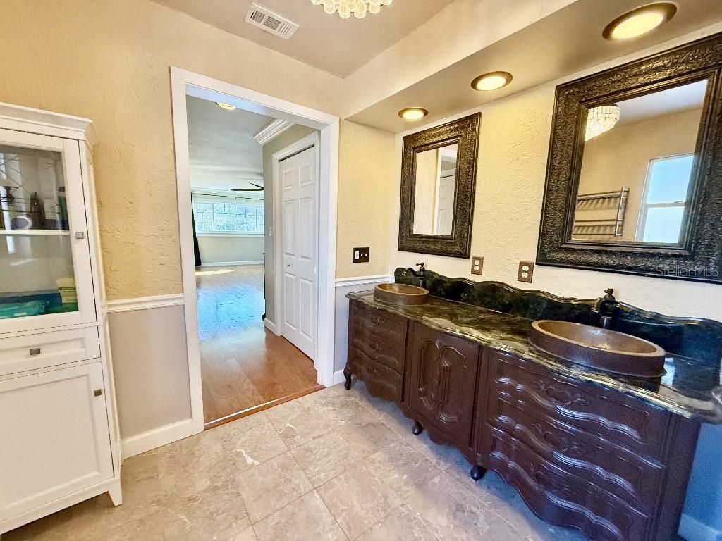 2563 Knotty Pine Way, Clearwater, FL 33761 Photo