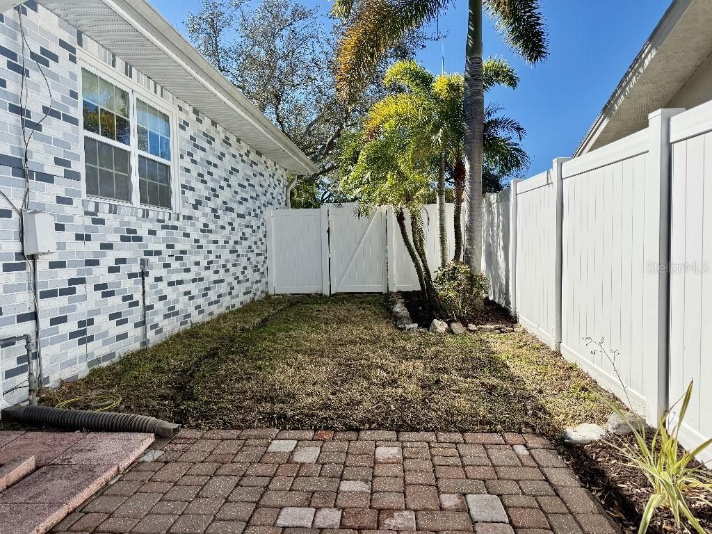 2563 Knotty Pine Way, Clearwater, FL 33761 Photo