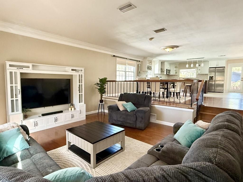 2563 Knotty Pine Way, Clearwater, FL 33761 Photo