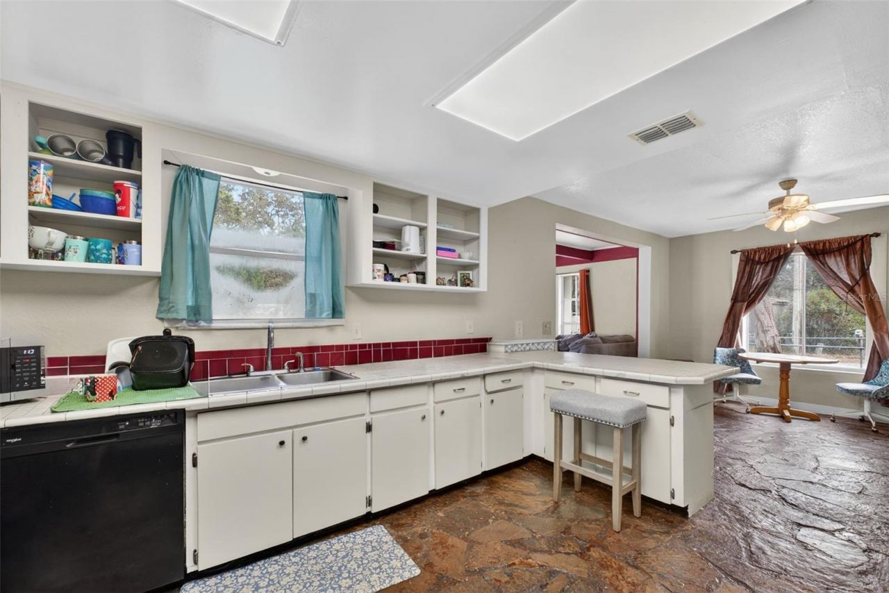 39243 Lizabeth Circle, Zephyrhills, FL 33542 Photo