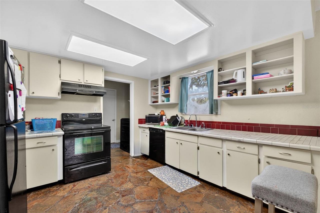 39243 Lizabeth Circle, Zephyrhills, FL 33542 Photo