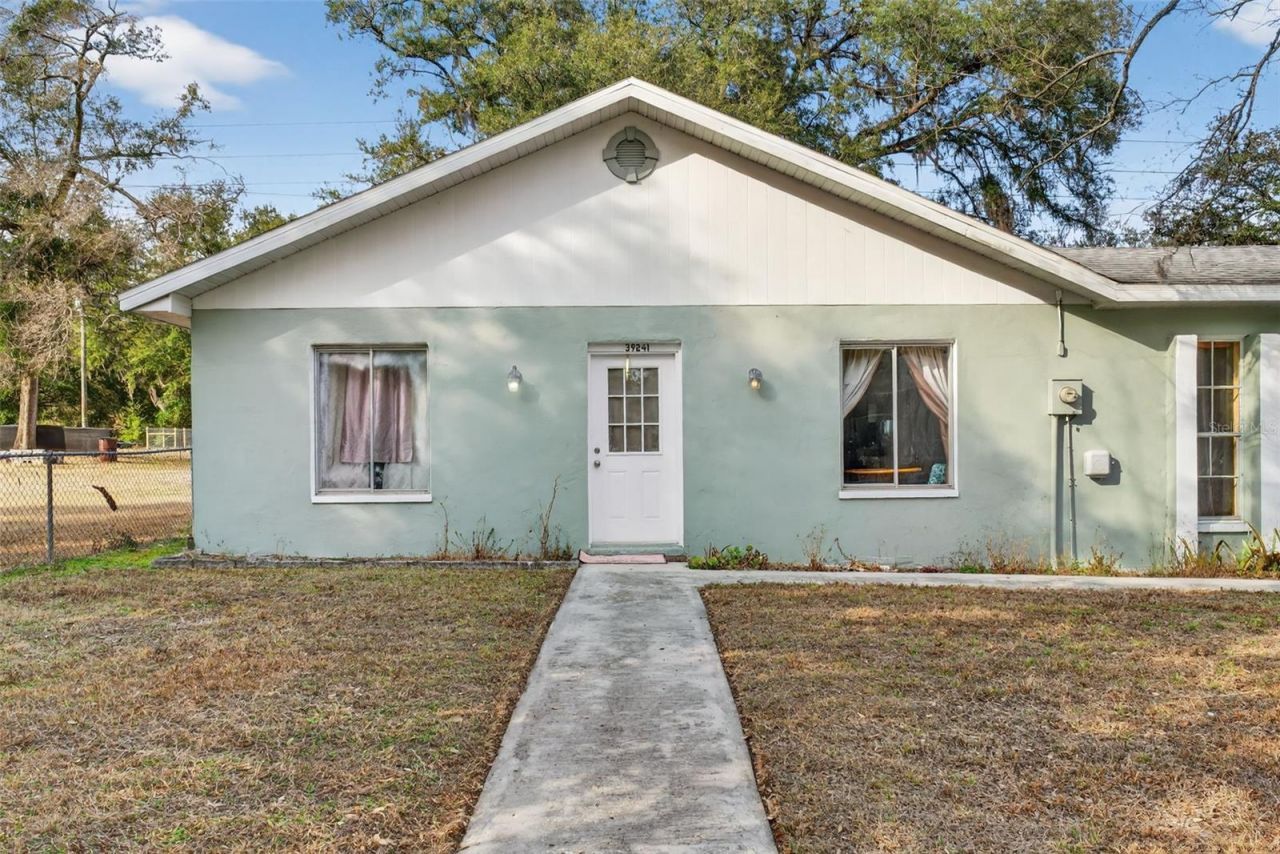 39243 Lizabeth Circle, Zephyrhills, FL 33542 Photo